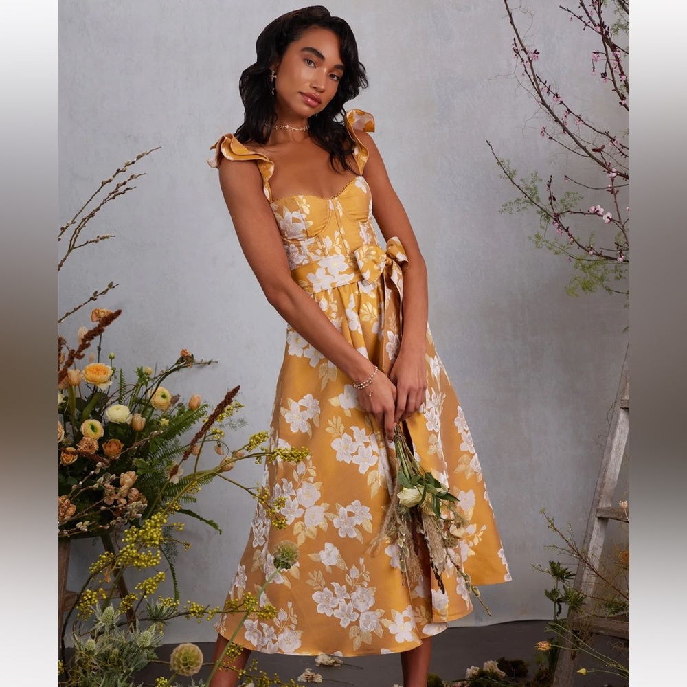 V Chapman Vera Dress in Gold Baroque Floral